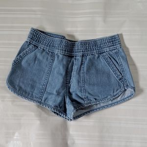 Hollister dolphin hem shorts size xs